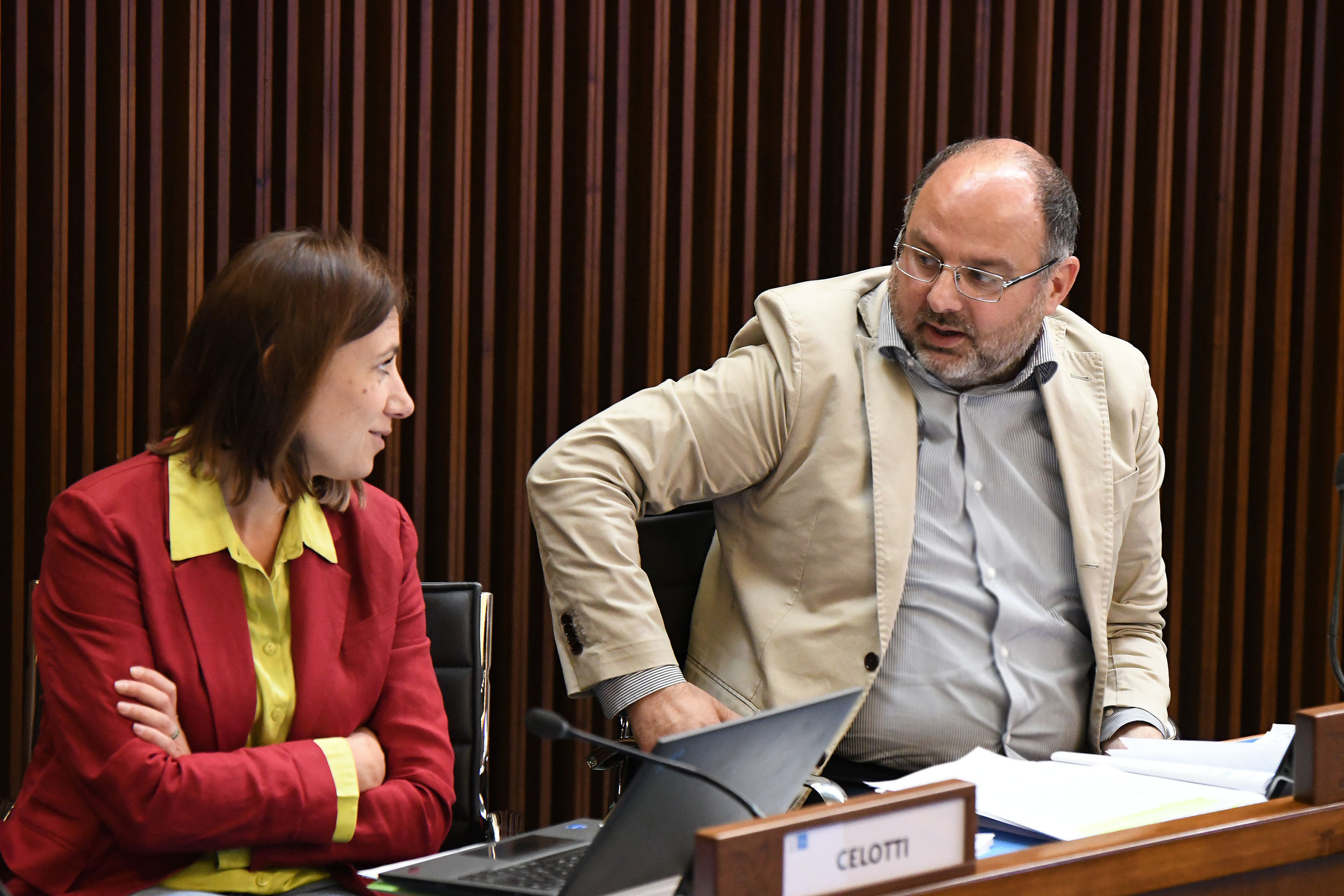PROVINCE/2. OK V COMM ARTT 1-4, CSX CONTESTA SU OBIETTIVI E STRANIERI